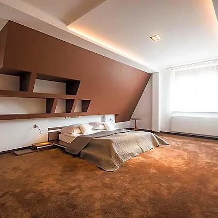 ホテル Europejski Boutique 4*