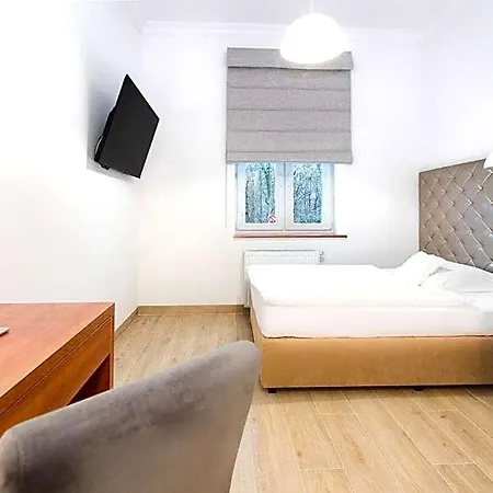 ホテル Europejski Boutique 4*
